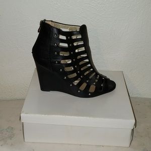 Ashley Stewart black wedge